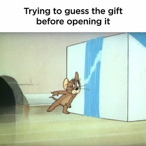 What's inside the box? Wrong answers only 😅 | Tom and Jerry