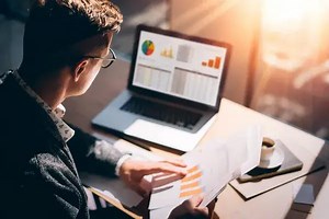 ¿Qué es un emisor y cuáles requisitos se deben cumplir para serlo?