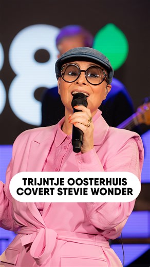 Whooo, wat is dit lekker! Trijntje Oosterhuis coverde Master Blaster van Stevie Wonder bij Evers & co. 🔥 | Evers & co.