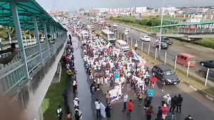 Massive turnout at Lekki as ‘Obidients’ march at the #LagosRally for Presidential candidate of the Labour Party, Peter Obi. (Via Twitter: @omoelerinjare) | Nigeria Info 99.3