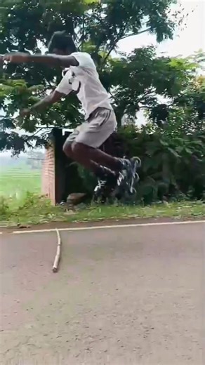 #SkatingRider 🛹#FastJump 💨#EpicFall 😅#SkateFail 💥#RiderDown 😬#SkateLife 🌀#SkatingVibes ✨#CrazyMove 🔥