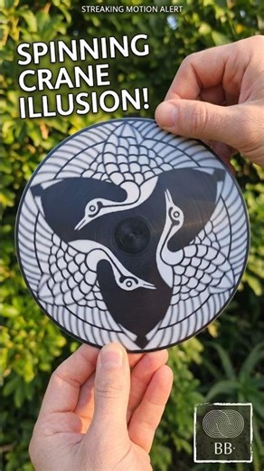 Stroboscopic Spinning Illusion: Japanese Sanba Tobi Zuru Emblem [EPILEPSY WARNING]