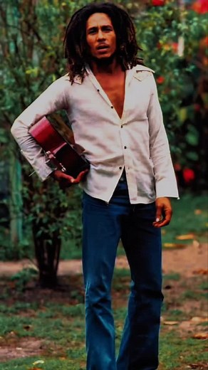 Marley Monday ❤️ 💛 💚 If you had one Bob Marley album to vibe with all week… which one would you choose? ‘Exodus’? ‘Legend’? ‘Talking Blues’? ‘Uprising’? So many timeless albums—each one a mood, a message, a moment. Drop your choice in the comments and let’s see which album rules the reggae vibe today. #MarleyMonday #BobMarleyAlbums #OneLove #ReggaeVibes #GoodMusicGoodVibes #RootsRockReggae | Roaring Lion