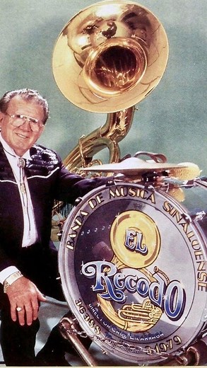 Hoy recordamos a Don Cruz Lizárraga, el alma y corazón de la música sinaloense. Su legado sigue sonando fuerte en cada rincon del mundo. 🎺🥁#02deNoviembre | Banda El Recodo