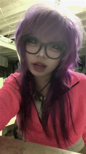 𝐑𝐀𝐕𝐄𝐍 🔥 (@_raven00)’s videos with Girlfriend - Avril Lavigne