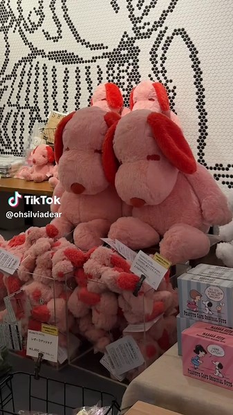 Top 3 Snoopy spots in Japan you *cannot* skip 🇯🇵 📍 Peanuts Hotel – Kobe 📍 Snoopy Museum – Tokyo 📍 Peanuts Café – Tokyo Save this for your Japan trip ✨ Which Snoopy stop is going on your itinerary? #snoopy #peanuts #japan #japantravel #snoopylover