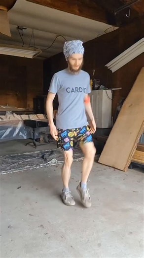 @hackysacktrav on Instagram: "#hackysack #FreestyleFootbag #highlevel #tricks #demo"