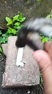 This resistor is made of coils of wire wrapped in cement and ceramic. #fblifestyle #Reels #viral #LED #repair #FM #creative #speaker #shorts #componenteselectrónicos #radio #diyprojects #audio #komponenelektronik #DIY #diyproject #electronics #ideas #electroniccomponents #electrician #diy #electricalengineering | Belajar Servis Elektronika