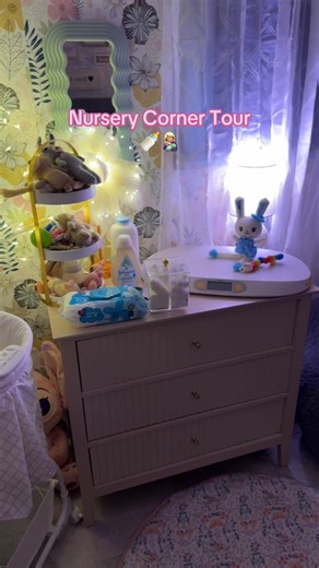 I’m in love with this wallpaper!!#fakebaby #rebornnursery #nurserytour #siliconebaby #nursery