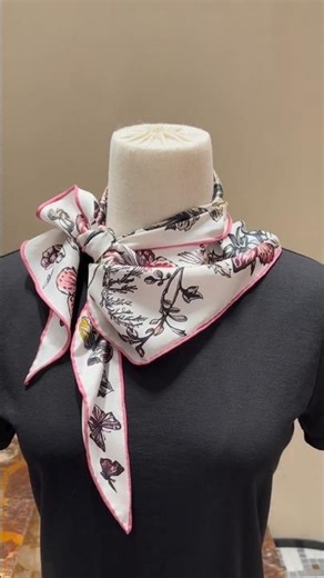 How to Tie a Square Scarf: The Perfect Voluminous Bow Knot #ScarfTutorial #ScarfStyle#HowToTieAScarf
