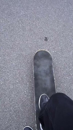 Skateboard Turning on its Own? FIX IT 🛹 #skateboardinghacks #skatetips #Skateboardproblems