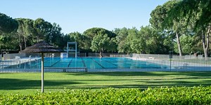 “No había casi gente”: si te quedas en Madrid en agosto, apunta esta piscina municipal donde pasar el día en plena naturaleza y tirado de precio