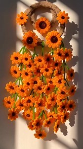 Pipe cleaner daisy pendant | Crafti Master