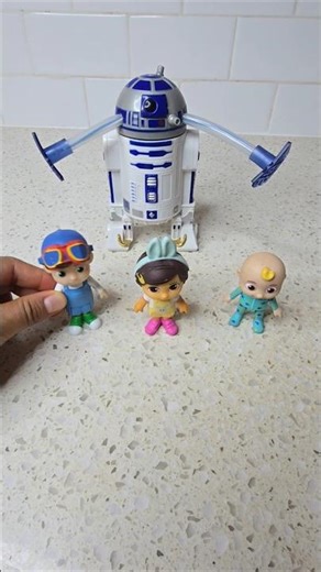 STAR WARS ( R2-D2)Took Cocomelon friends.