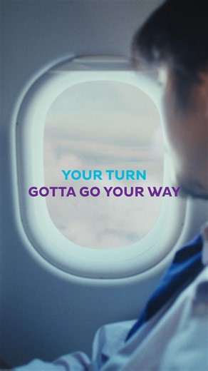 人生由自己嘅選擇組成，每段旅程都係屬於自己嘅故事。 但喺忙碌之中，我哋往往忘記停一停、抖一抖、好好同自己相處。 由帶住獨立電影遊歷放映嘅 Benson、離開日常壓力重新搵返舞蹈熱愛嘅 Binnie、到踩住長板遊走世界、回到初心嘅 Hyojoo——佢哋嘅故事都提醒我哋：旅行可以帶我哋揾返自己。 HK Express 想輕輕提醒大家：照顧心理健康好重要。 透過旅行，重新發現自愛，搵返屬於自己嘅節奏。 旅遊自愛之旅 Life is shaped by the choices we make — and every journey is ours to write. But somewhere along the way, we forget to pause… to breathe… to care for ourselves. From Benson bringing his indie films on the move to stay connected with creativity, to Binnie stepping away from routine to rediscove