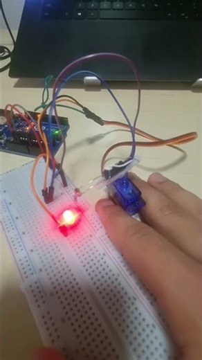 Follower of light with Arduino #arduino #arduinoproject
