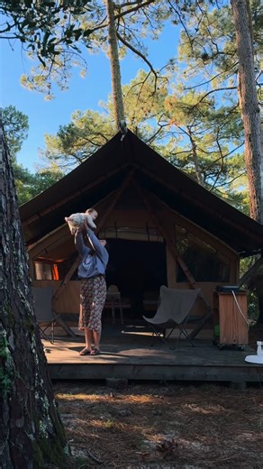 Sophie | Mon quotidien de maman 👧🏼👶🏻 on Instagram: "Et vous, votre week-end ? 🥰🍂 #familyvlog #quotidiendemaman #dailyvlog #maman #outdoorkids #outdoorfamily #kidsactivities #arcachon #bassindarcachon #huttopia #huttopiaeurope #huttopiacamping"