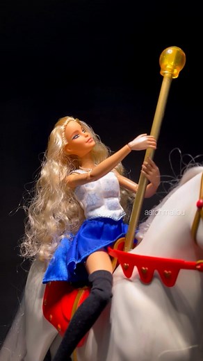 Aaron on Instagram: "here’s the highly requested carousel scene 🎠 @sydney_sweeney is officially the queen of performing nervous breakdowns. ——— #cassie #cassiehoward #euphoria #euphoriaseason2 #barbie #doll #lexi #maudeapatow #alexademie #maddyperez #sydneysweeney"