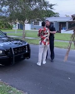 6.1M views · 10K reactions | Para los que se preocuparon ! Y para los que se alegraron . El vídeo que se filtró donde me estaban atestando ñ, es que alguien en la calle firmó un pedazo de una de la escena donde estábamos ensayando y lo subió a las redes ! Es un reality q se llama Bartolo y su pandilla ! Gracias a Dios estoy bien !  recuerden que mañana salimos por mi canal de YouTube con un estreno Dios nos bendiga a todos | Baby Lores | Facebook