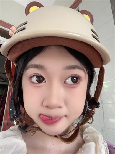 Nhật Linh Đời Thường và Những Xu Hướng Cute