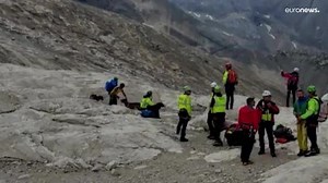 Un morceau de glacier s'effondre en Italie : six morts et des disparus