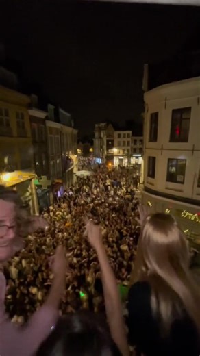 Housewarming Party Invitations: Ibiza Lifestyle and Fun 2022