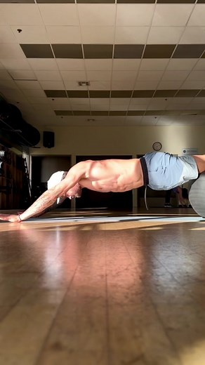 Try this one out! Improves posture, reduces injury risk and helps connect your body #gym #core #fitness