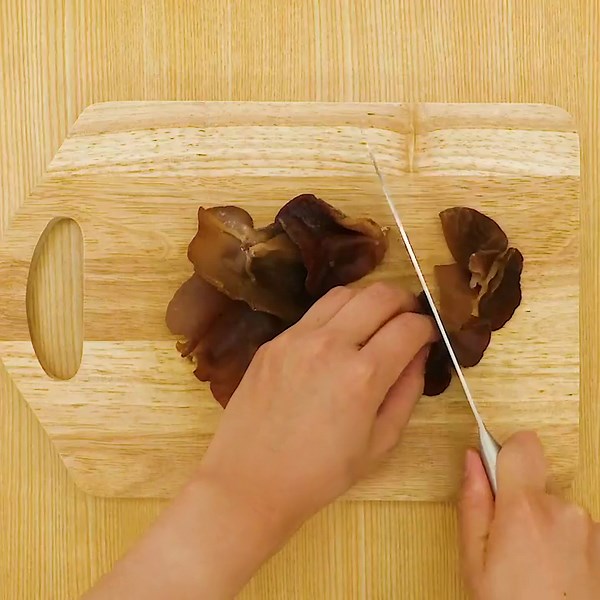 さっと炒めて簡単調理！ 生きくらげと卵の中華炒めのレシピ動画・作り方 | デリッシュキッチン