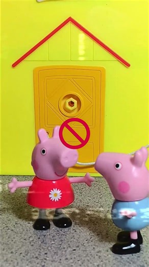 Daddy Pig tries to stop it… BIG mistake! 💩💥 #peppapig