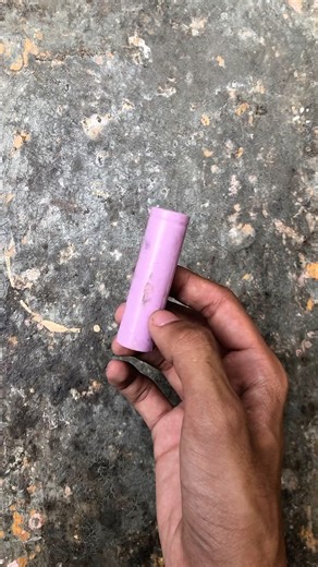 What's inside 18650 lithium ion 🔋 battery 🤔 #shorts