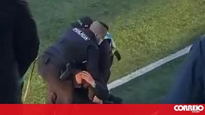 Pancadaria no final de jogo de futebol em Ermesinde obriga a ação da PSP em campo. Veja as imagens