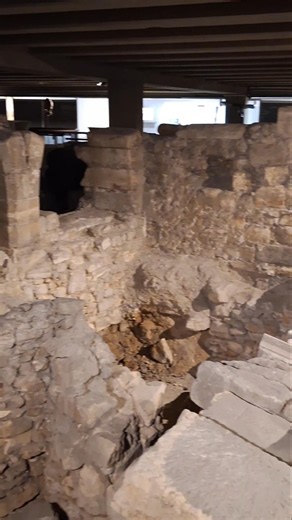 La Crypte Archéologique de l'Île de la Cité #culture #history #patrimoine #crypte #paris #histoire