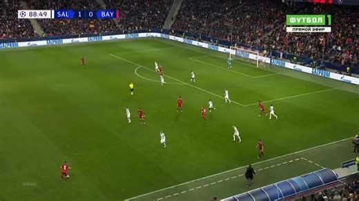 🚨Julian Nagelsmann’s Bayern Munich: Overloading the central channels and creating constant over-occupation in the final third. 🧠A system built to suffocate opponents between the lines. 👀⚽️Is he the right guy for Manchester United? 👇💬