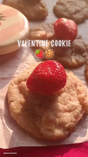Easy Valentine's Day Strawberry Cookies 🍓🍪 | #valentinesday #recipe #baking #trending #cookies #asmr