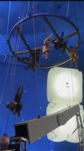 Behind the scenes of the glass floor scene of final destination bloodlines