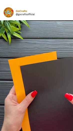 This stunning handmade floral wreath is the perfect way to bring charm and elegance into any room! 🌼🌿✨ Made from paper flowers, greenery, and a beautifully crafted frame, this wreath adds a touch of nature-inspired beauty to your home décor. Whether you're decorating your door, wall, or gifting it to someone special, this DIY wreath is a heartfelt creation filled with creativity. The bright orange petals, realistic leaves, and delicate arrangement make it look professionally designed, yet it’s