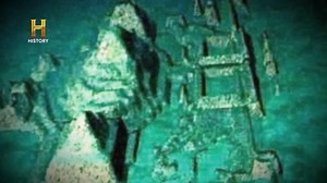 404K views · 12K reactions | Las leyendas sobre civilizaciones perdidas y ciudades hundidas pueden hallarse en culturas de todo el planeta, pero hay una que ha permanecido en nuestras mentes más que ninguna otra, y hay quienes creen que quizás haya más evidencia de su existencia en el Triángulo de las Bermudas, el 8.º lugar de nuestros misterios subacuáticos es la Atlántida.  Todo esto y más en tu pantalla de History #AlienígenasAncestrales | HISTORY | Facebook