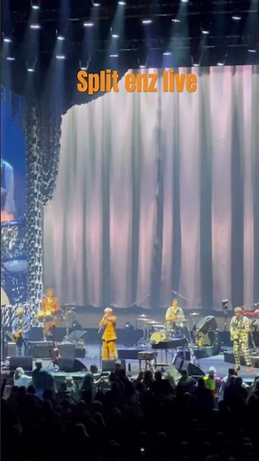 Split ENZ fantastic #livemusic 🎤🎶🎹🎸👌🎧 #concert #rocknroll