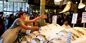 How do you pick up fish at a fish market? [2025] | QAQooking.wiki