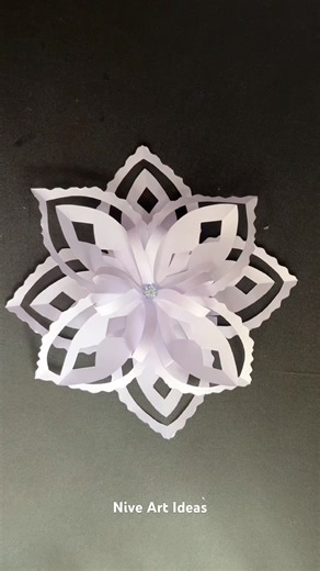 3D paper snowflake / how to make paper snowflakes #christmas #papercrafts #diy