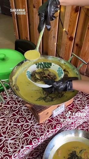 Traditional Cuisine in Negeri Sembilan and Sarawak | Dapo' Salai N9