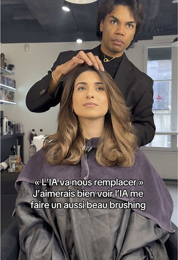 Le plus beau brushing grâce à @thehardibourges et les produits Bleu Libellule ✨ #bleulibellule #trend #haircare #hair #cheveux #brushing #coiffeur