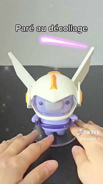Unboxing de la figurine Jetpack Wumpus sur Discord