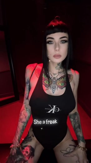 she a freak 🖤 she’s also a professional. VIP rooms exist for a reason. more space, more time, better vibes, mutual respect. the girls who know, know. 📍 VIP > everything are you a VIP person or a “watch from the floor” type? . . . . . . . . . . #cultofemerald #dancerlife #vipexperience #nightshiftenergy #clubvibes