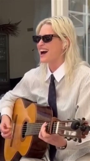 Emily performing "Anybody" by Dead Sara 🫶