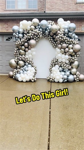 DIY Balloon Backdrop Tutorial for Prom and Wedding | Trendy Champagne Gold Decor