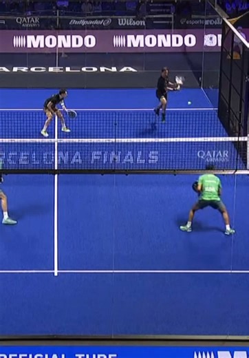 Mastering the Double Flying Backhand in Padel