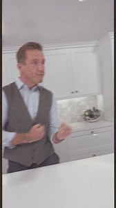 What happens when the Social Team get hold of Ben Moseby Crafter's Companion 🤣 ? 90's music video shoots in the warehouse of course! Don't forget our Gemini machines are back in stock! 🤩 Pick up yours and gift the gift of crafting this Christmas 👇 🇬🇧: https://ow.ly/gc2r50XqpWE 🇺🇸: https://ow.ly/cvWg50XqpWB 🇪🇺: https://ow.ly/SitH50XqpWF | Crafter's Companion