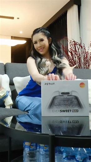 Gisela Lenny Chandra on Instagram: "Air minum yang bersih dan segar sangat penting untuk anabul kita Apalagi ditambah dengan kita bisa memantau seberapa banyak/sering anabul kita minum supaya kita bisa tahu apakah anabul kita cukup asupan minuman nya Karena asupan minuman yang cukup juga berpengaruh kepada kesehatan anabul kita Eversweet Max Cordless dari @petkitid @petmartindonesia adalah solusi untuk para pawparents karena selain desaign nya yg sangat astetik, Eversweet Max Cordless bisa ditar