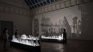 10K views · 21 reactions | Une rétrospective de l'oeuvre du sculpteur Alexander Calder présentée au Musée des beaux-arts de Montréal. À lire aussi => https://bit.ly/2pilUSb | Le Téléjournal 18 h | Facebook